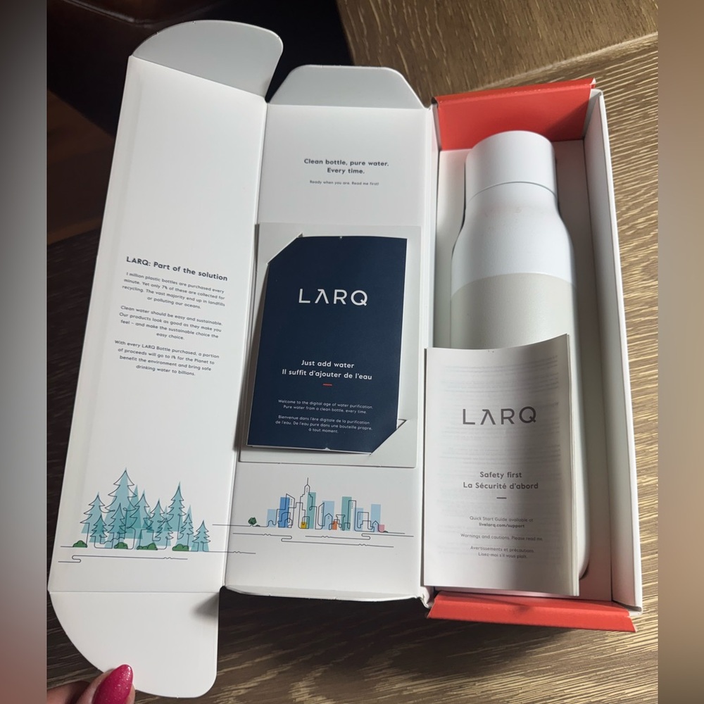 Larq Self Cleaning White Water Bottle 25oz with Box 💧
